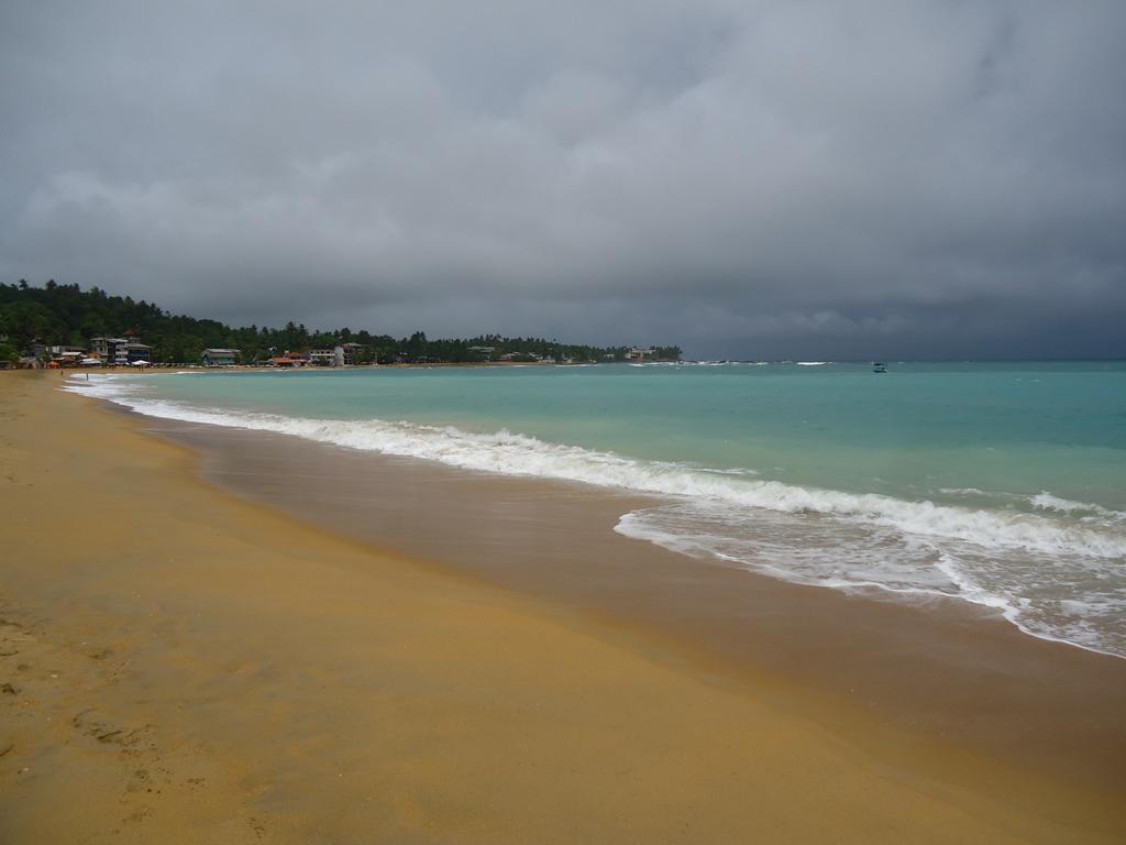 Santori Unawatuna Exteriör bild